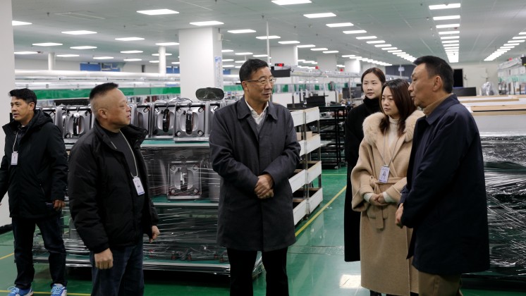 自貿區郴州片區、高新區黨工委書記王衛東一行蒞臨炬神電子調研